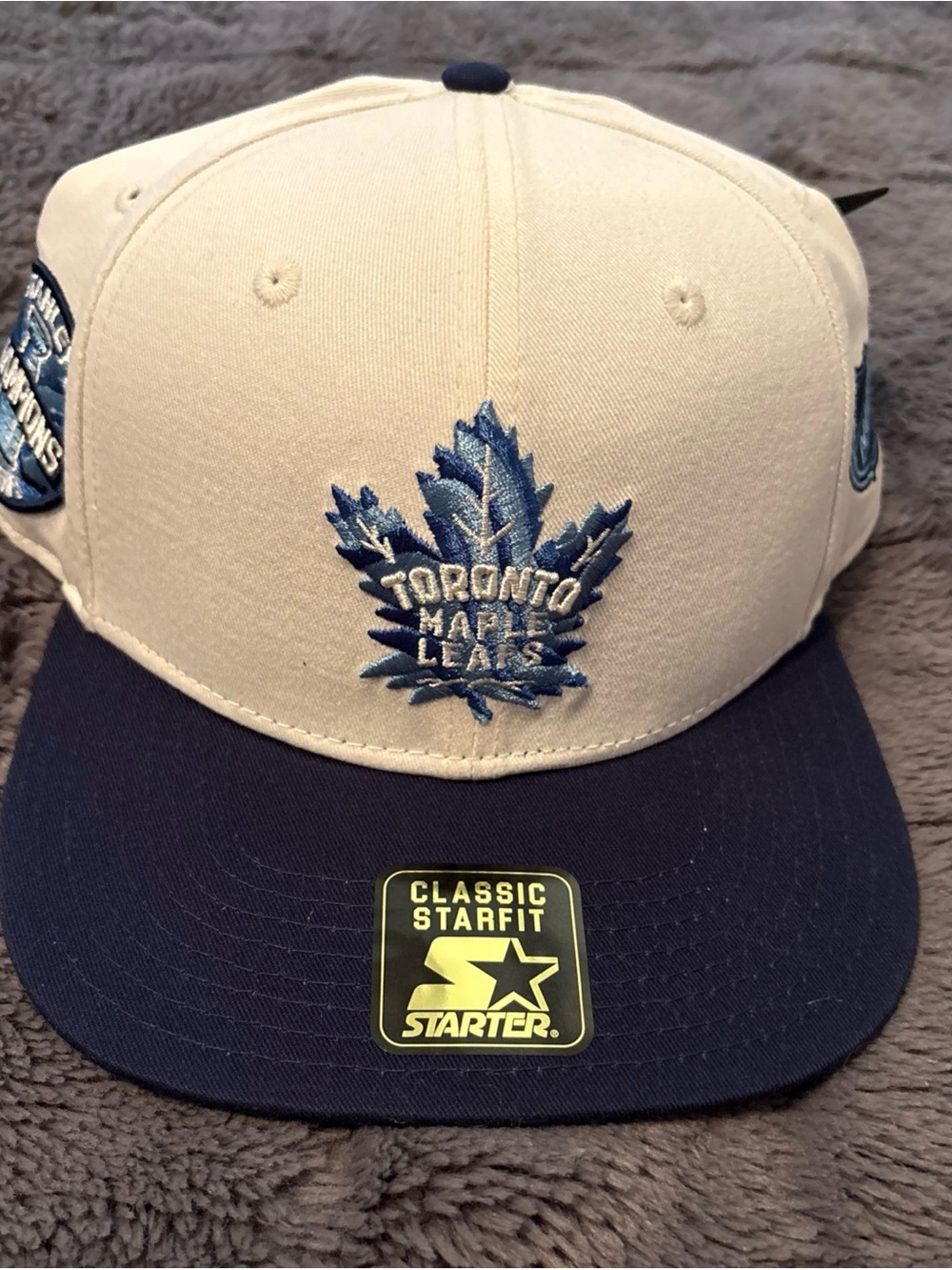 NWT Toronto Maple Leafs Starter Snapback Hat Stanley Cup And NHL Patch